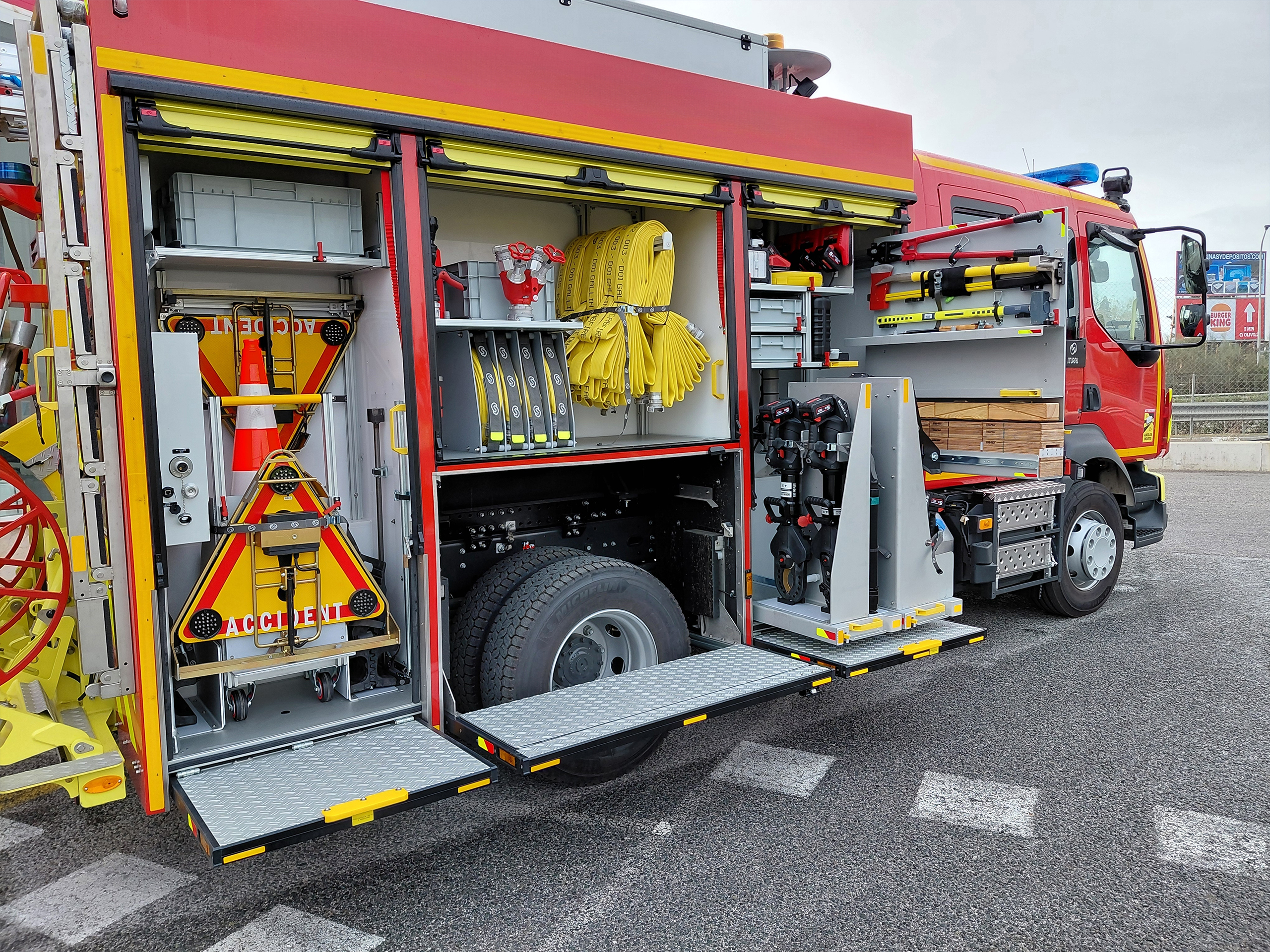 Fourgon Pompe Tonne Secours Routier (FPTSR) - ITURRI - Vue 2